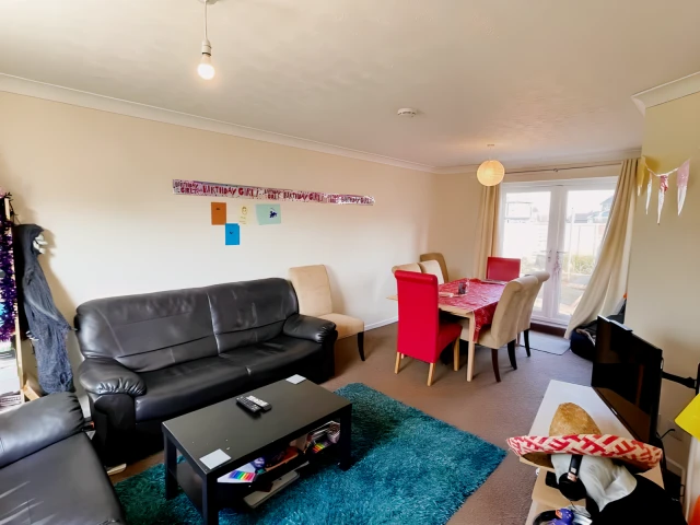 13 Blankney Crescent 4