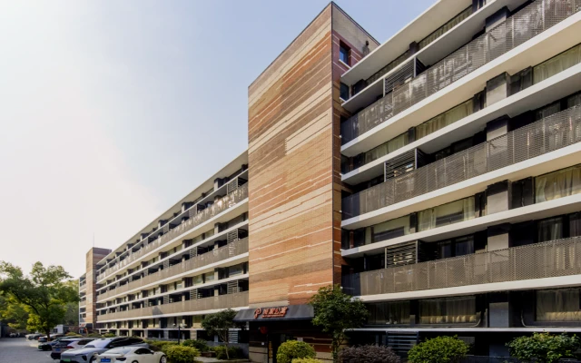 Caohejing Guilin Road Metro Station Store - CJIA Apartment