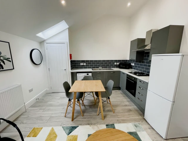 20F Portland Street 3