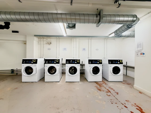 Week Street 29650# 3