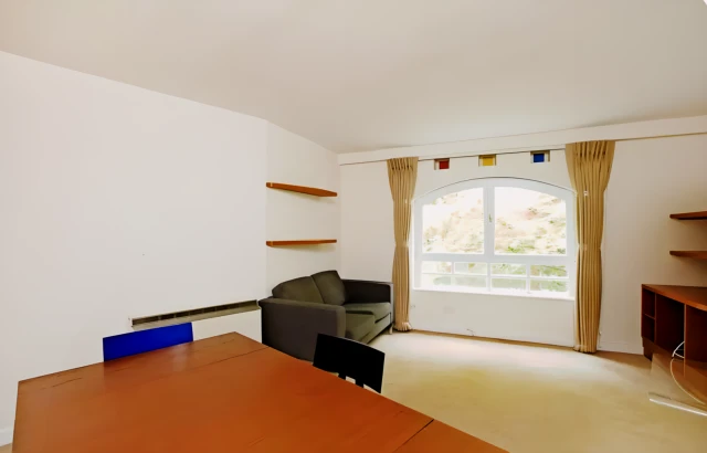 LH-Rosebery Avenue 2