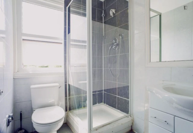 Bright double bedroom in a 9-bedroom flat, near Kilburn tube station - alojamiento para estudiantes en Londres - Private bedroom