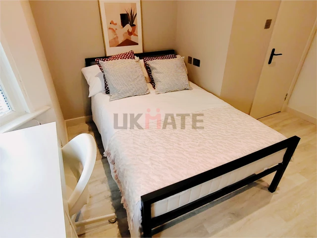 UM-YoLiving Kingston Villiers Road Studio 1 - London student accommodation