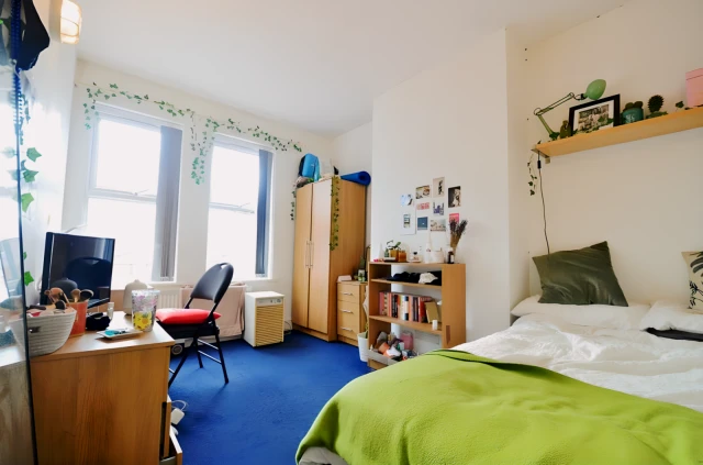 Entire Place·6B2B···201 Tiverton Road, Selly Oak 4