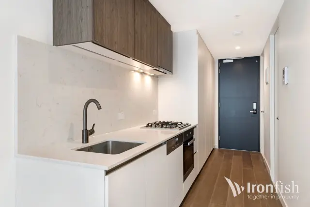 23 Mackenzie Street, Melbourne 2