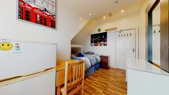Chatsworth Road 12883# 2