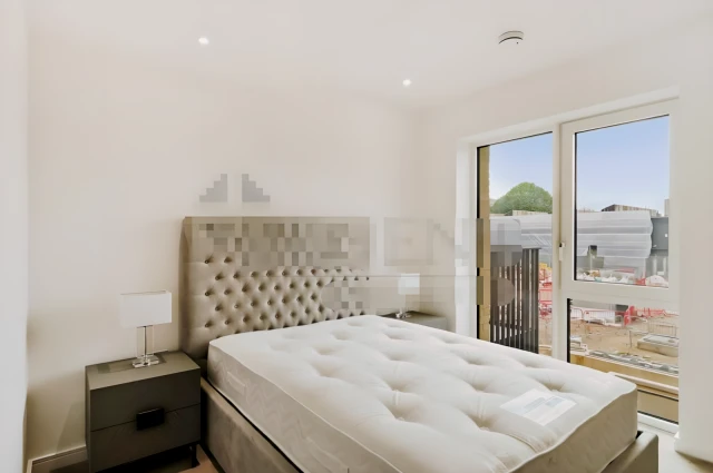 Holland House, Parrs Way, W6 4