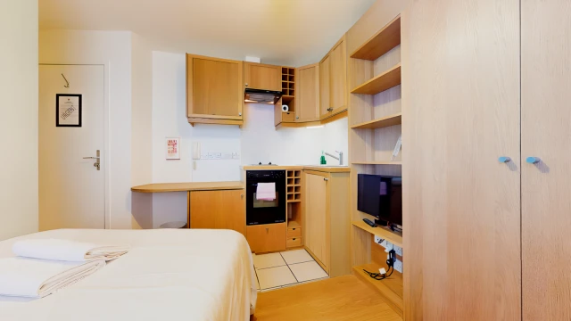 Cartwright Gardens 14216# 1