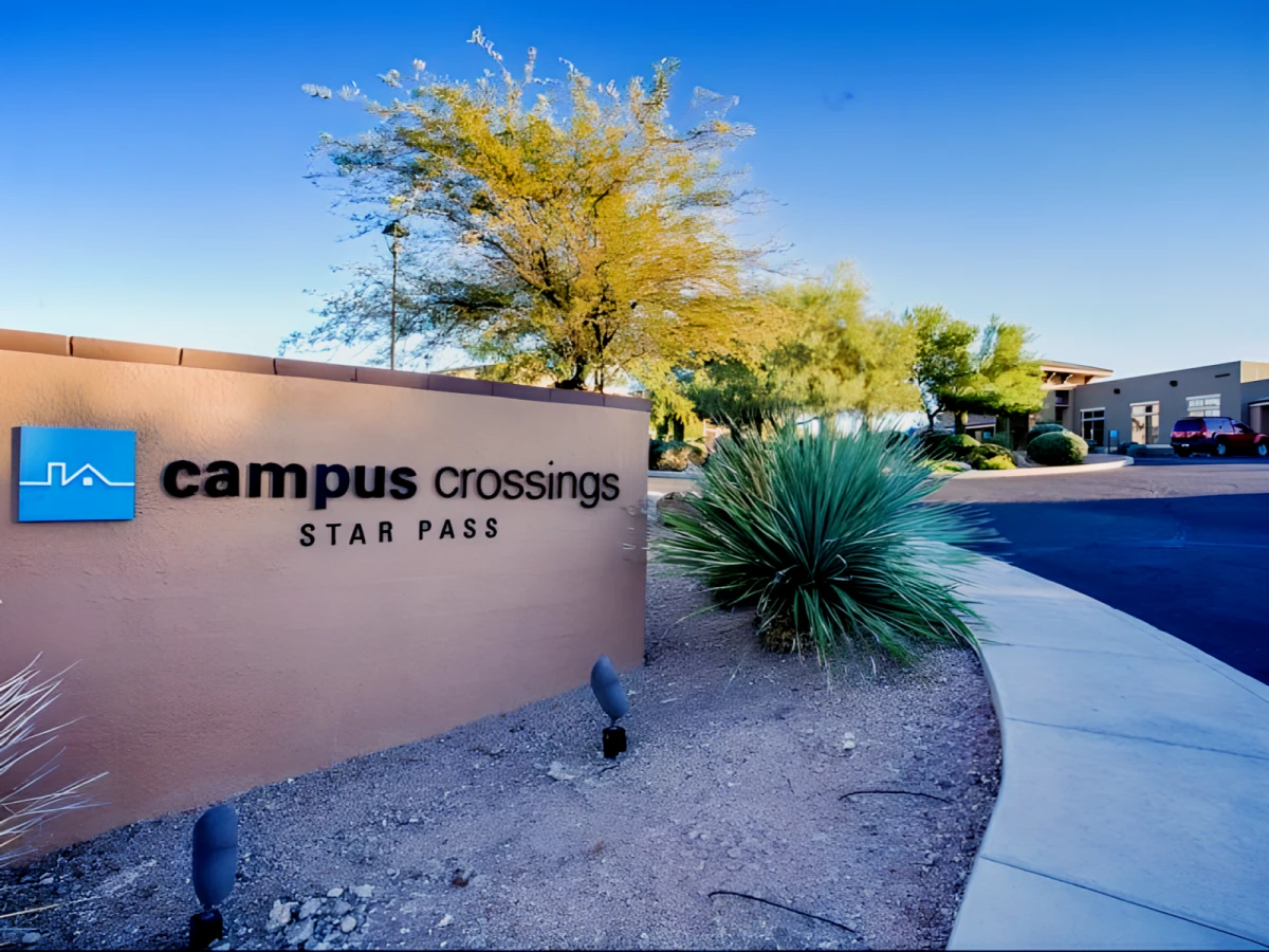 Campus Crossings Star Pass 0