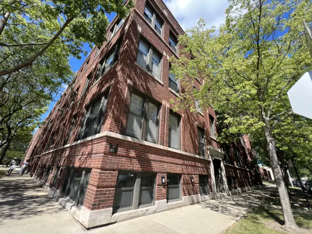 5350-5358 South Maryland Avenue 4