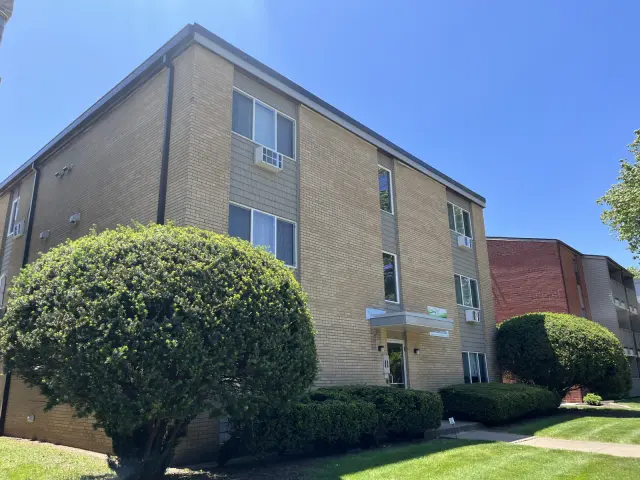 205 E Healey St Champaign IL 1