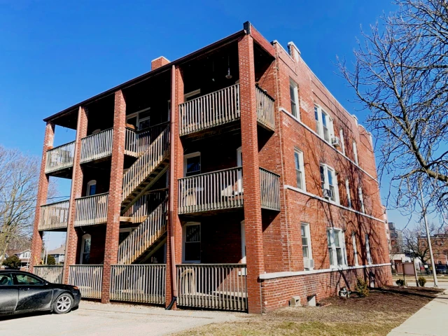 501 N. Randolph St 4