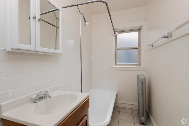 517-525 W. Brompton 4