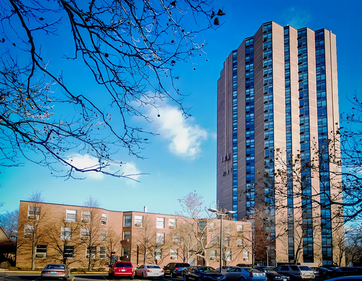 4700 Lake Park Apartments 0