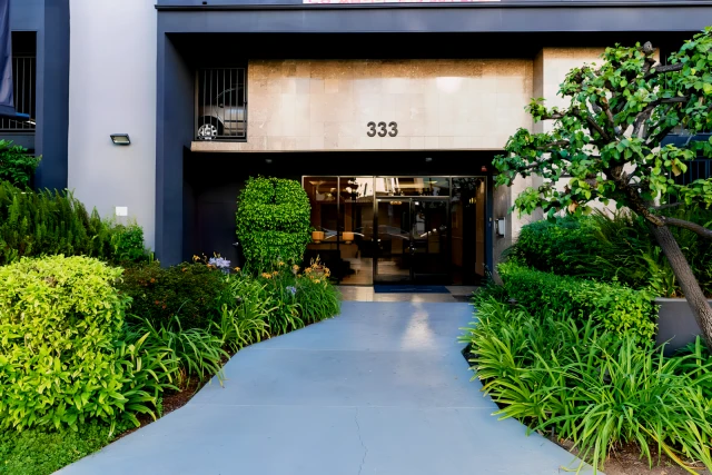 Kingsley Tower Apartments - Los Angeles student accommodation