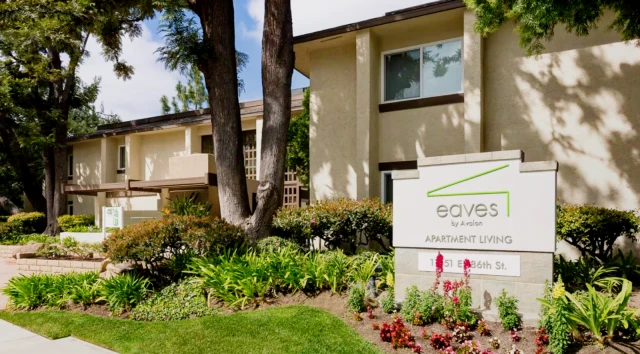 eaves cerritos 1