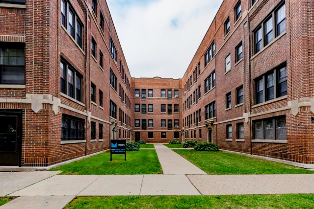 5202-5210 S. Cornell Avenue 1