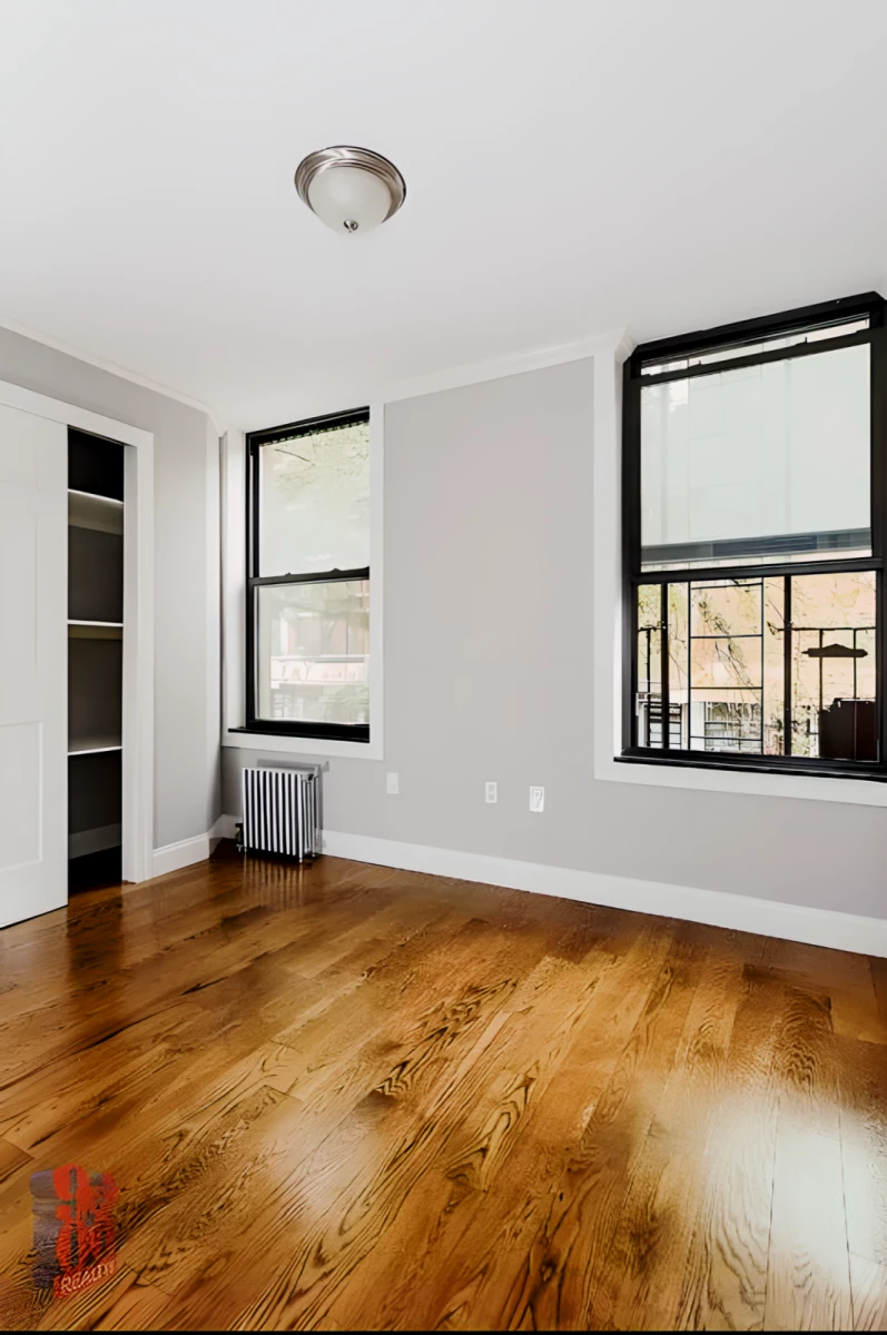 396 E 10th Street 0