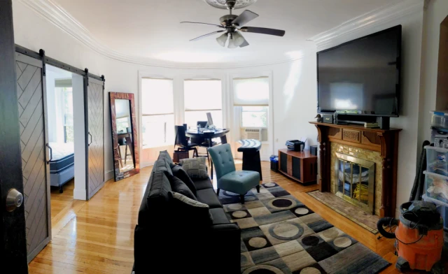 918 Beacon St 4
