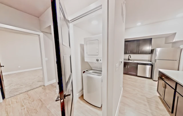 122 W. Hill St Champaign IL 4