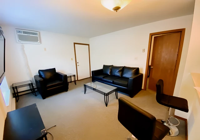 1102 W. Stoughton, Urbana 2