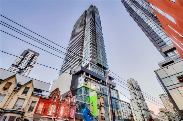 Entire Place·1B1B···290 Adelaide St W