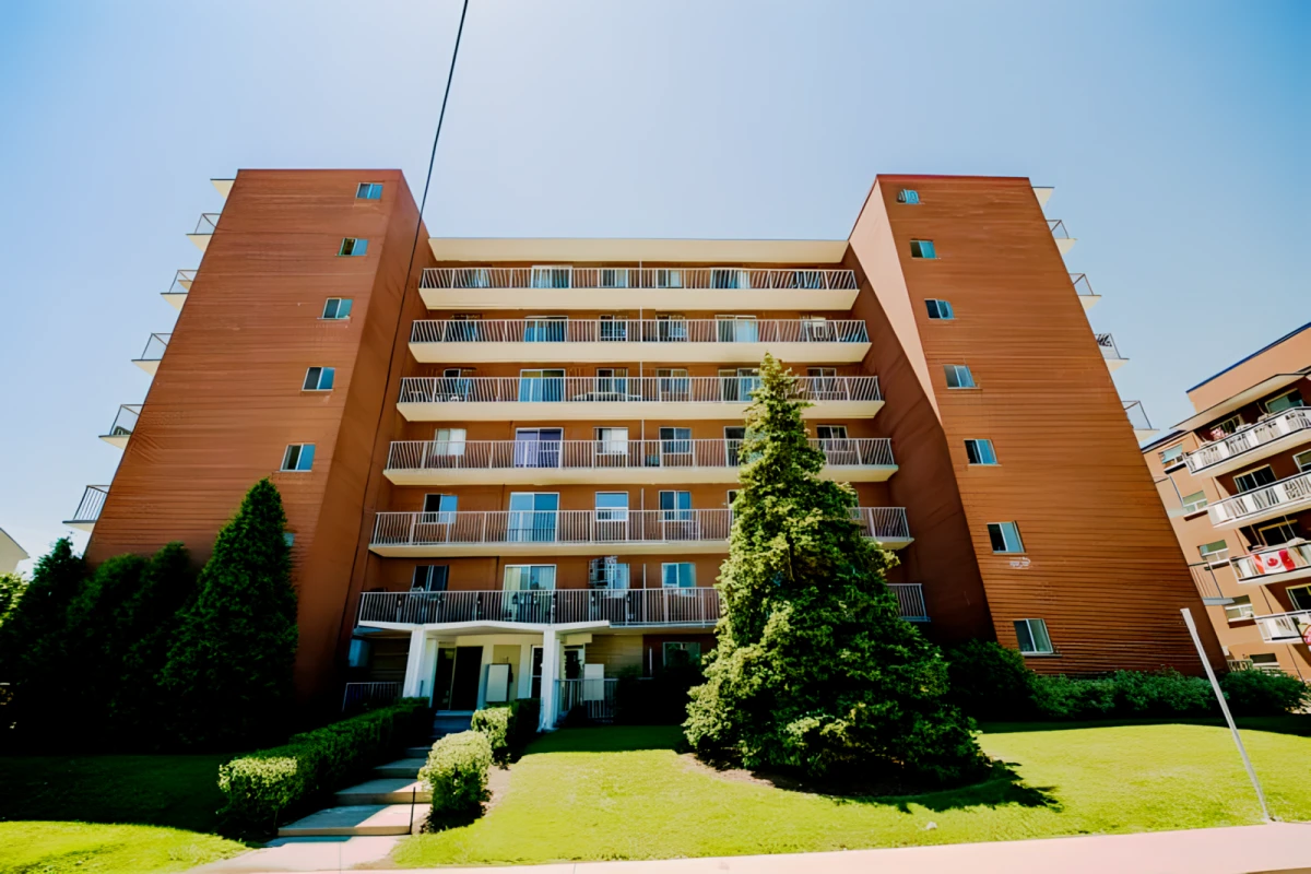 718 Lawrence 0