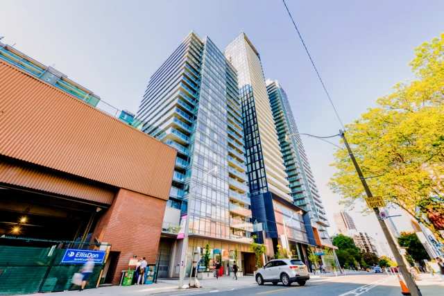 VOX Condos(28 Wellesley) 1