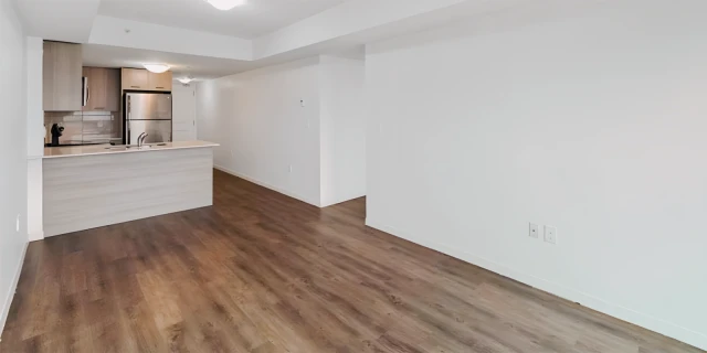 220 Cannon St E 4