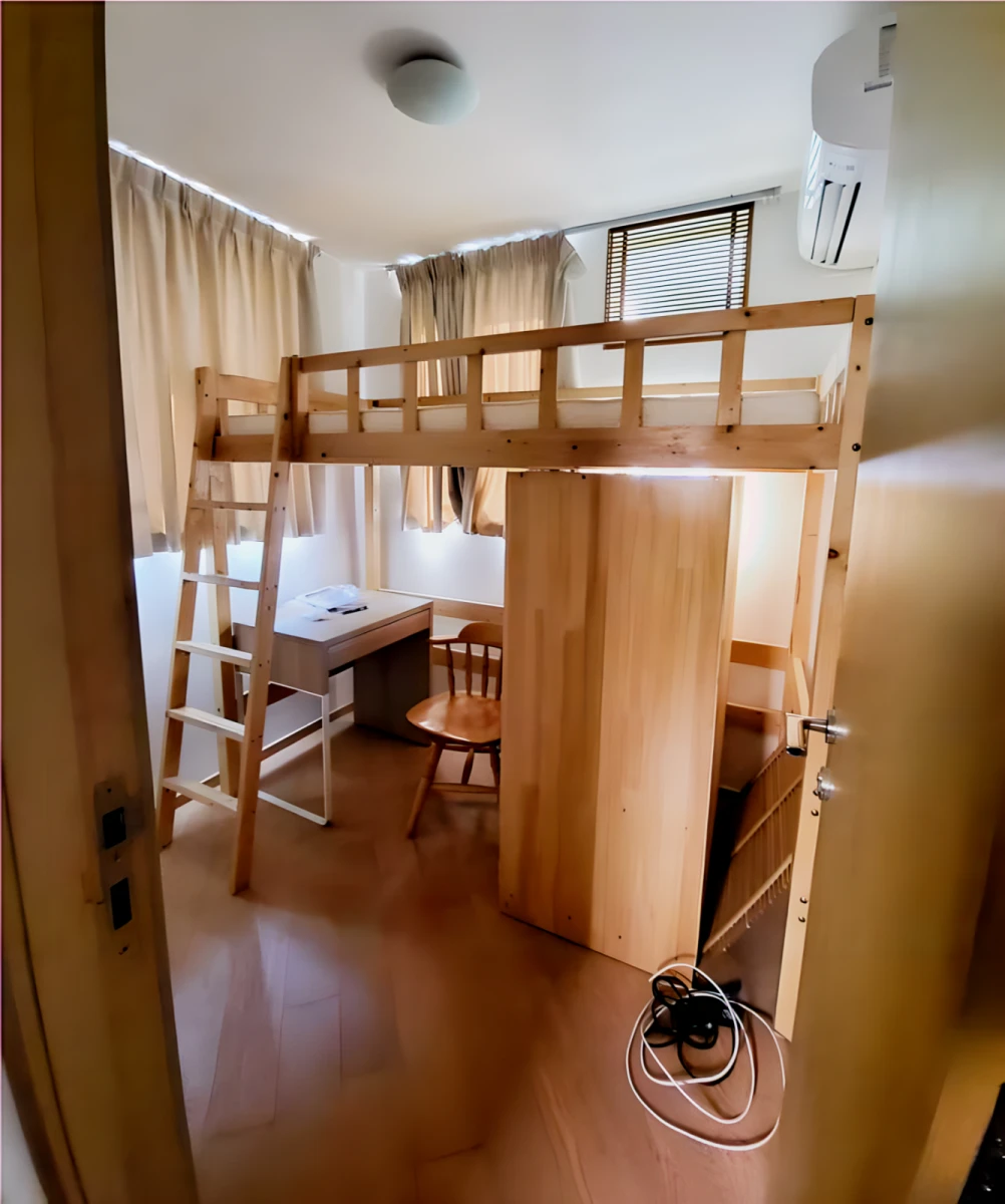 Room J, Floor 36, Block 3, South Shore, Harbourfront (male) 0
