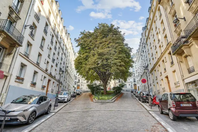 apartment in 19e   Buttes Chaumont 1