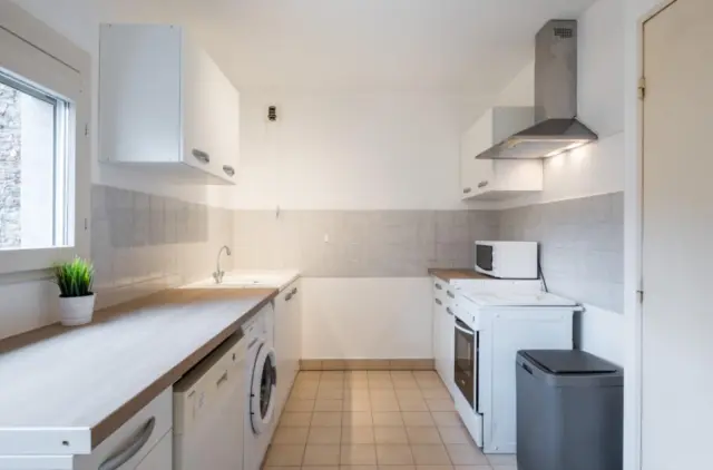 apartment near Rue Cavenne 4