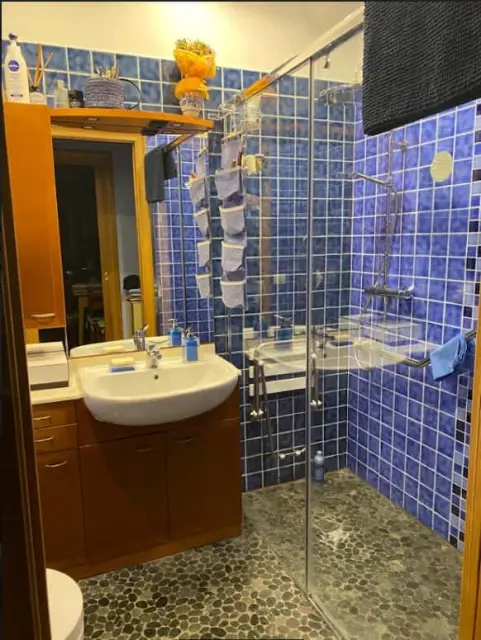 Stanza con bagno privato in Via Mar della Cina 260 4