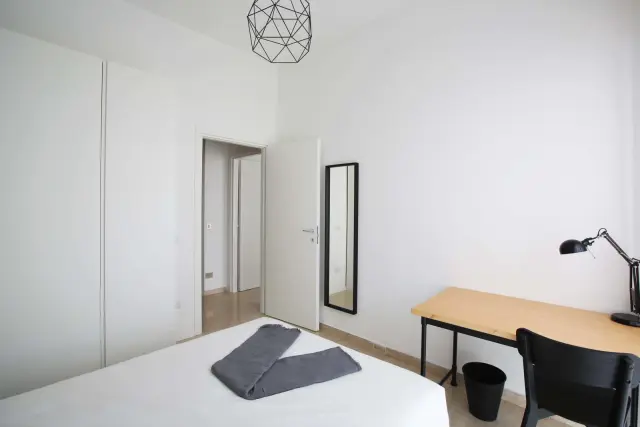 Corso San Gottardo 2IT-14-090-001H 3