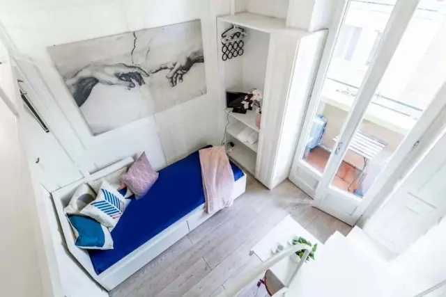 Lovely Studio for 2 w/Balcony near Duomo 1