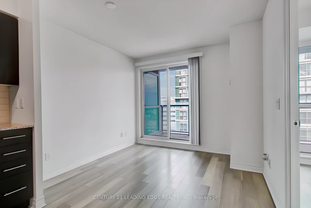 1506 - 50 Town Centre Crt 4