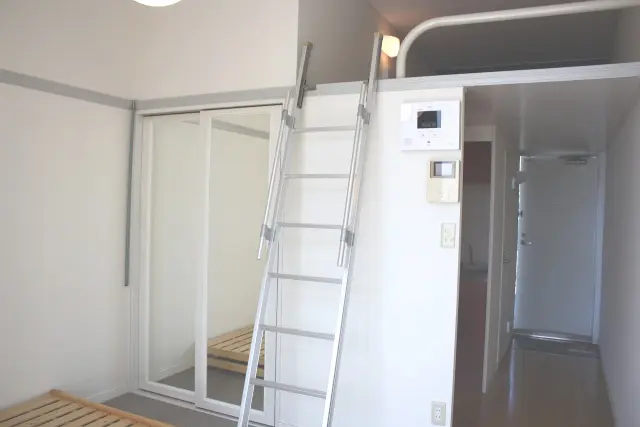 レオパレスリラ上池 306号室 1