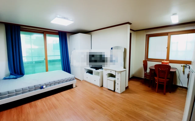 1 room 7 near Yeoksam 1