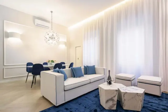 Luxury Blue Duomo 1