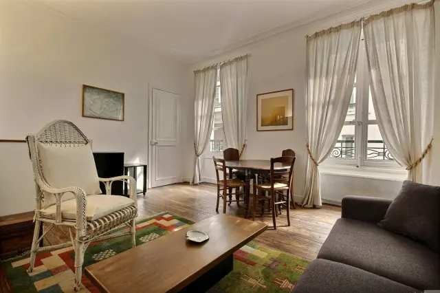 Rue La Condamine 3