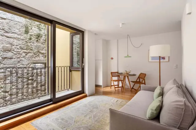 Adorable 1-bed flat with balcony 0