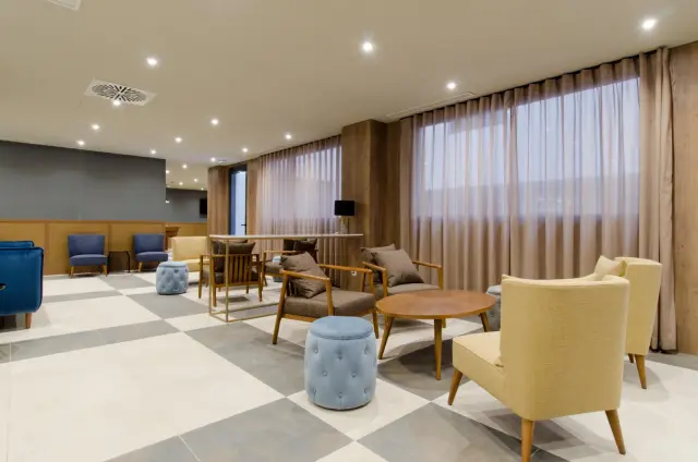 residence near 79 Av. del Talgo 2