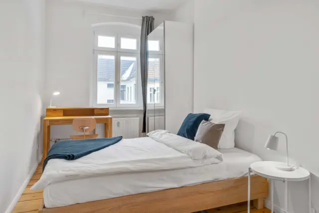 Richard-Sorge-Strasse 25DE-01-061-004H 1