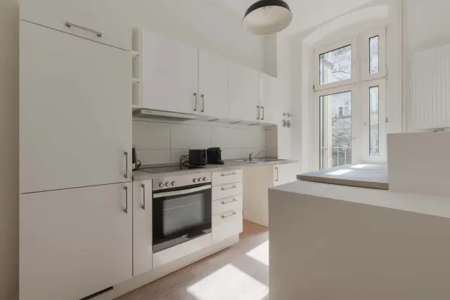 Flughafenstrasse 9DE-01-274-001 3
