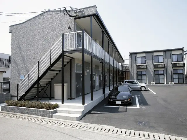 レオパレスブルーグラスⅣ
