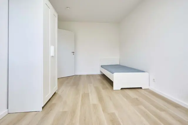 Koelner Landstr. 342, 40589 Dusseldorf 2