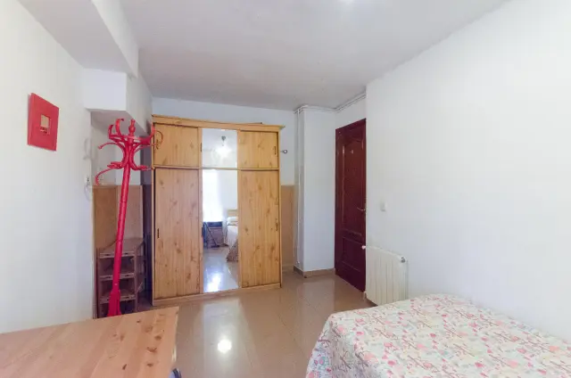 house near Calle Tajo 4
