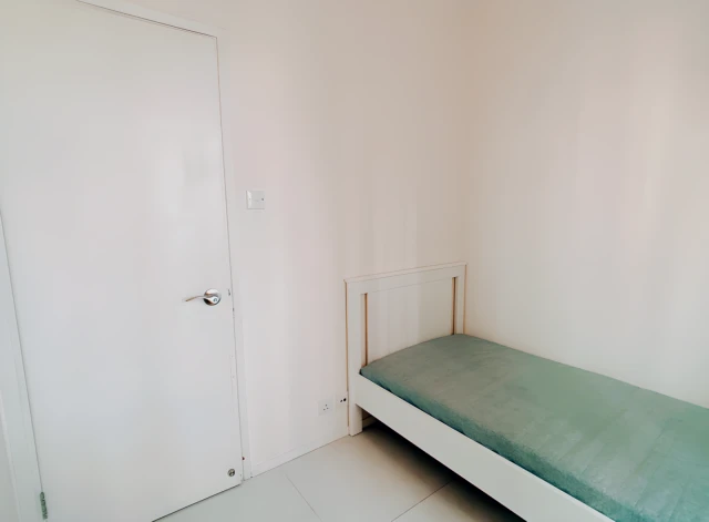 Sai Ying Pun | On Fung Building Apartment | Females only