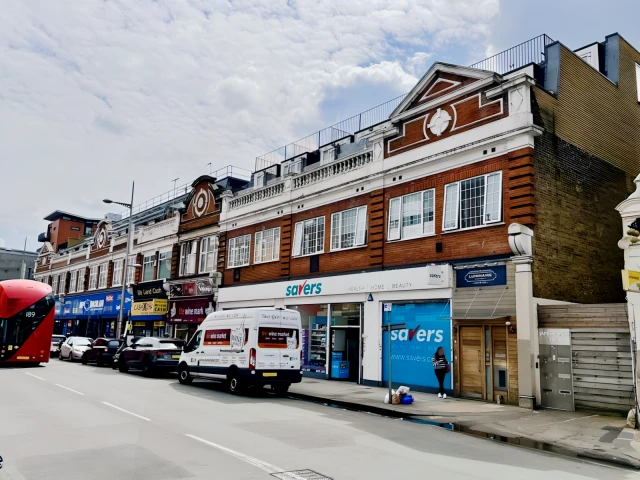 Kilburn High Road 16415# 3