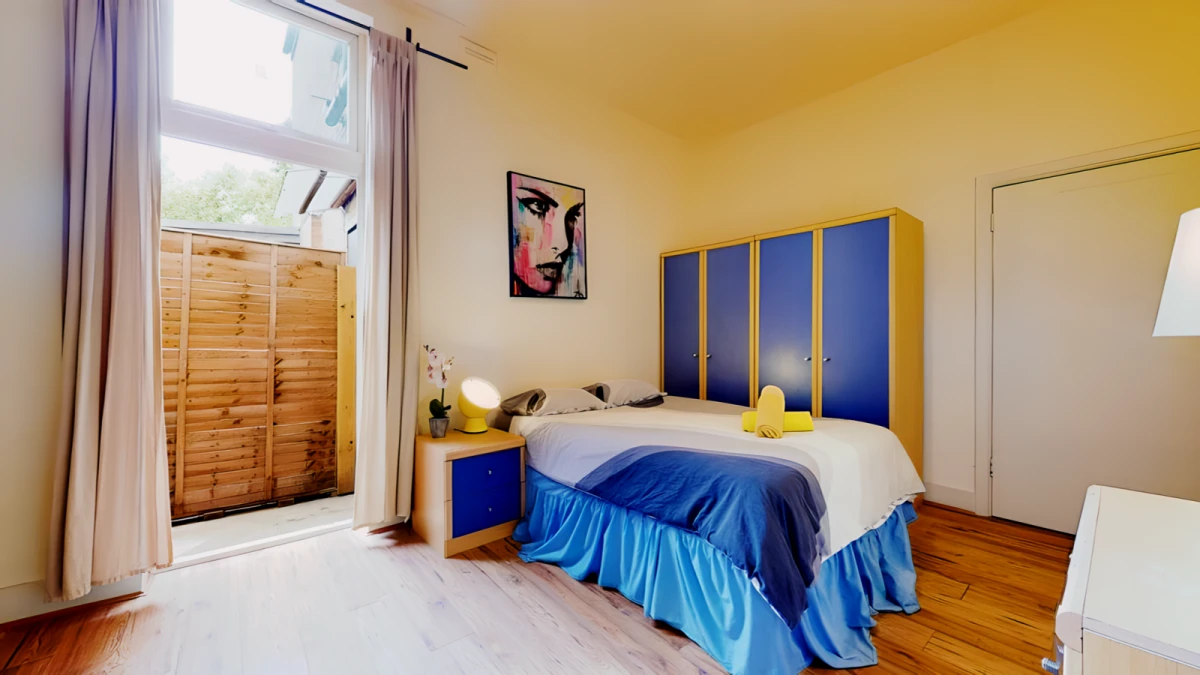 James Avenue 15900# 0